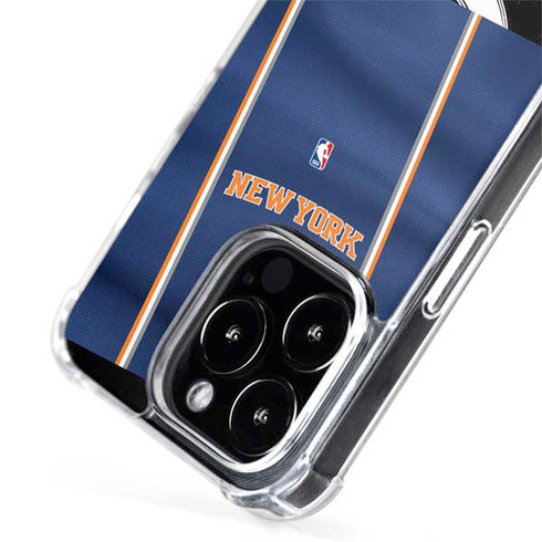 NBA New York Knicks Jersey iPhone 15 Pro MagSafe Case
